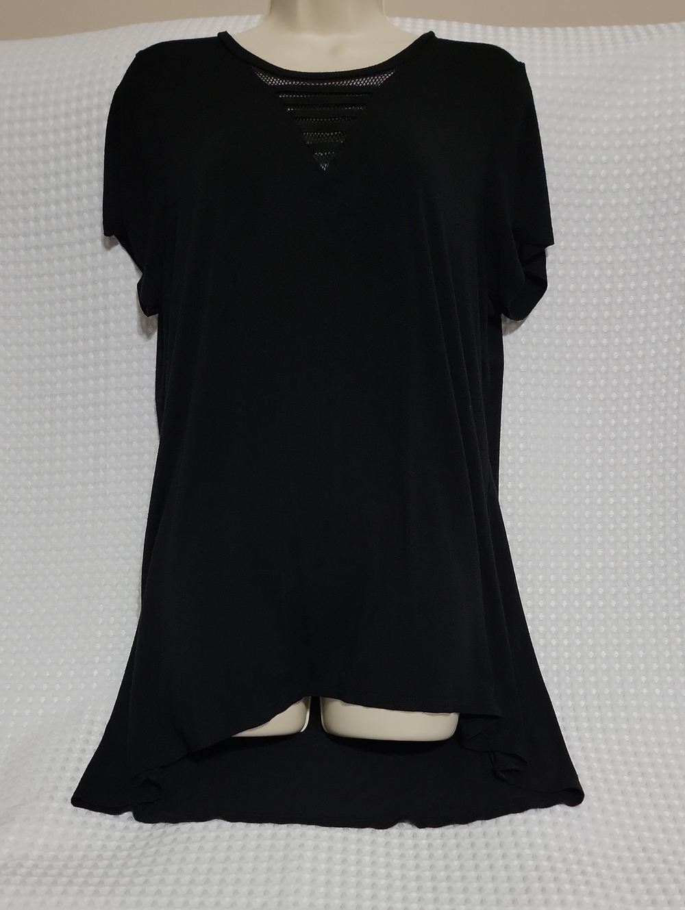 LIVI Active Black Short Sleeve Ladder Cutout V-Neck Top Size 14/16